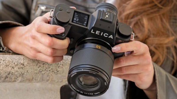 Leica SL3-P Tanıtıldı: 44 MP Tam Kare Sensör, 8K Video ve Yeni Hibrit Otomatik Netleme Sistemi 1 Leica SL3-P